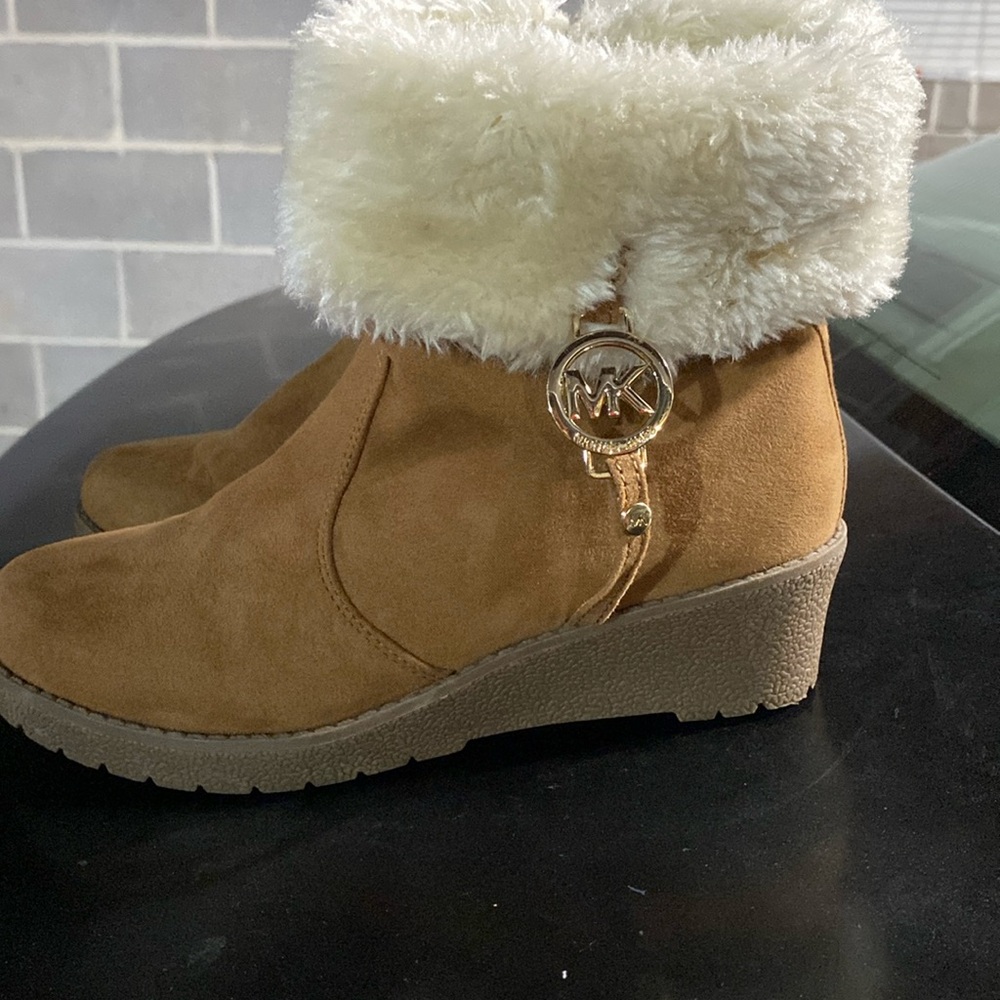 ***Michael Kors Wedge Boots Big Kids sz 4***